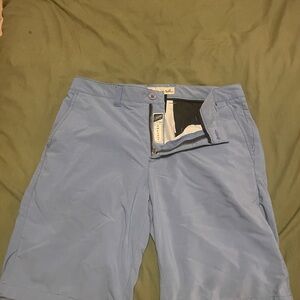 Travis mathew golf shorts size 34